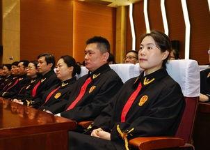 长沙法官吃瓜事件,网络舆论下的职业形象考验