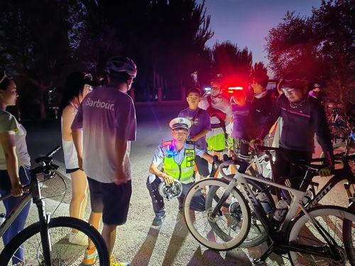 天津骑行大哥吃瓜事件,网络热议事件背后