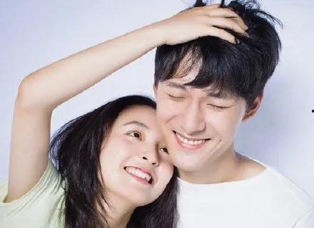 屋顶吃瓜张雨剑,张雨剑演绎夏日青春