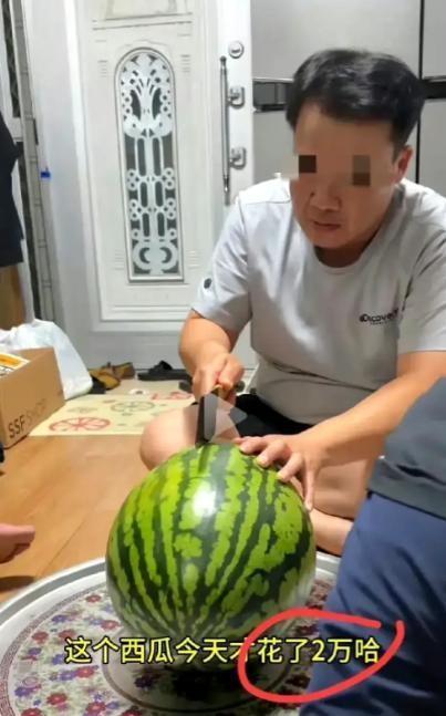 在线吃瓜现场,揭秘在线吃瓜现场的火爆瞬间